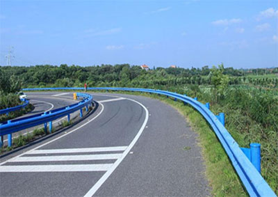 公路波形護欄